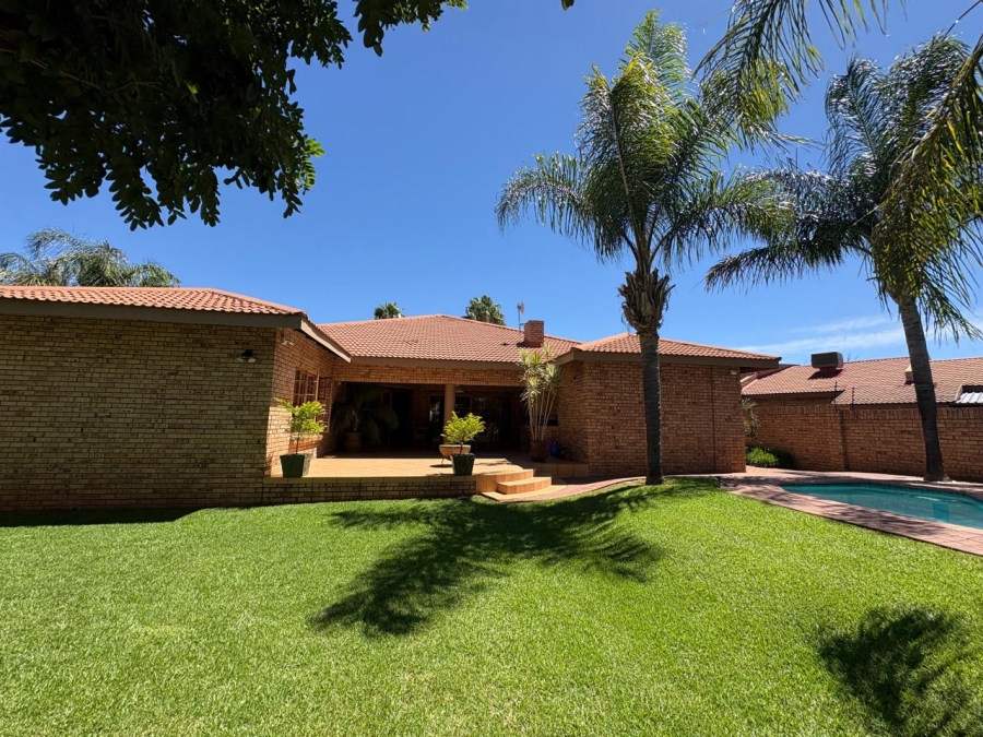 4 Bedroom Property for Sale in Hillcrest Northern Cape